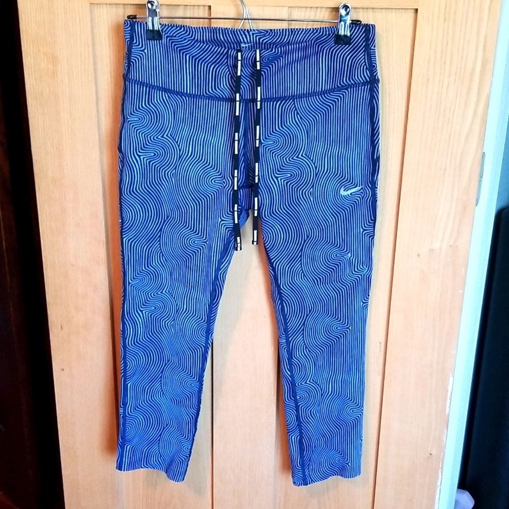 Nike dri-fit leggings cropped